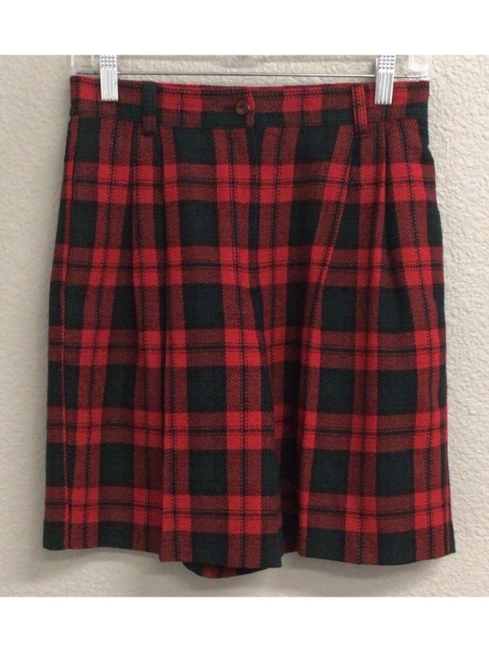 Vintage Sag Harbor Shorts Women’s Size 8P Red Tartan Plaid Wool Blend Classic